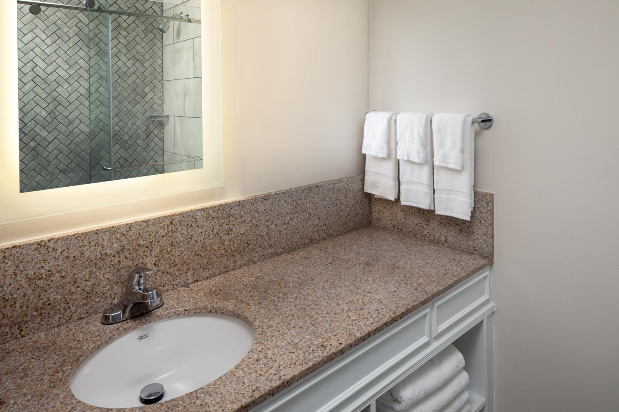 Hotel Surfside And 3*