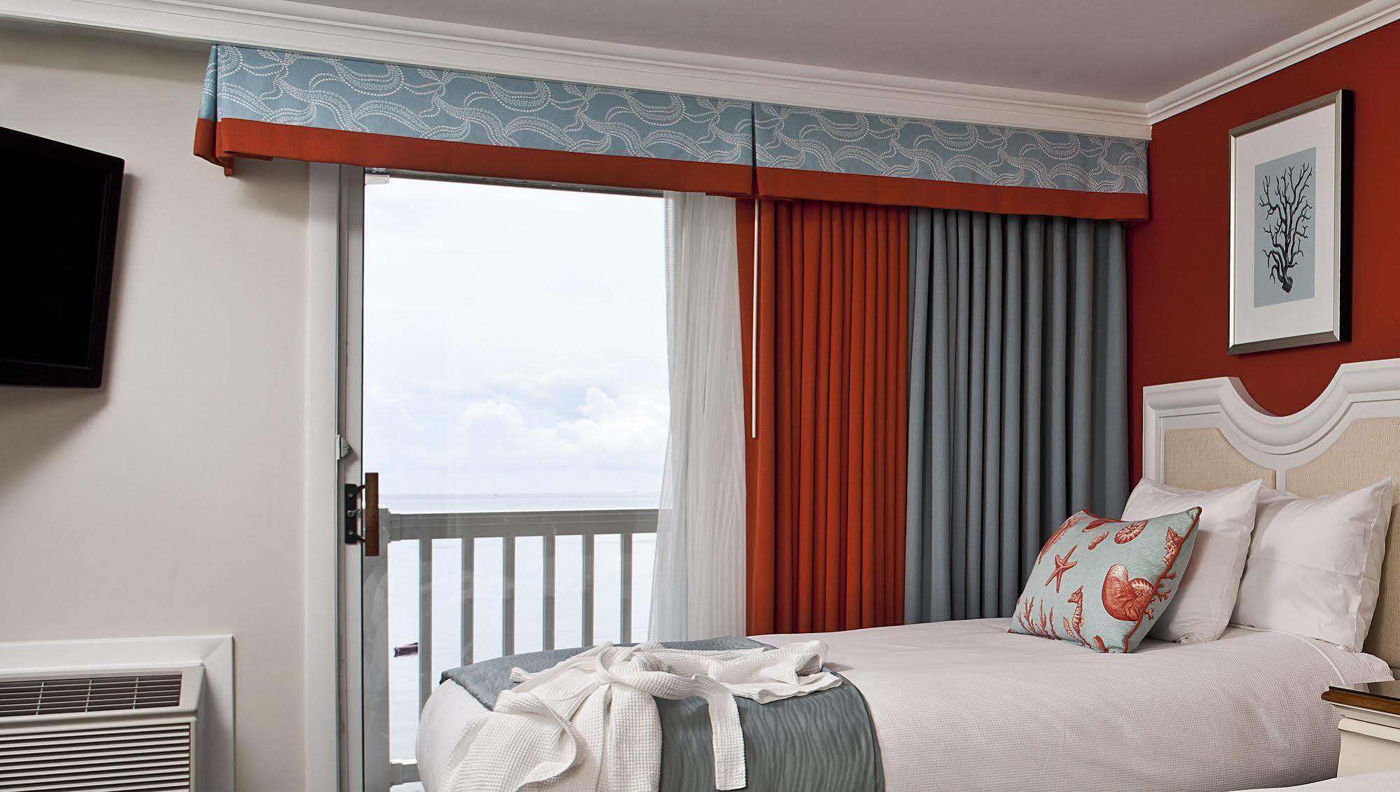 Surfside And Hotel 3*